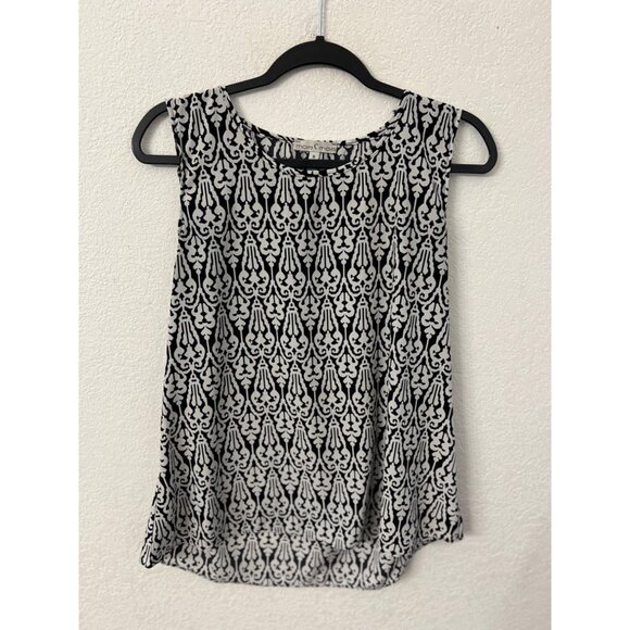 Moa Moa Womens Sleeveless Black & White Patterned Top size Medium - Picture 3 of 6